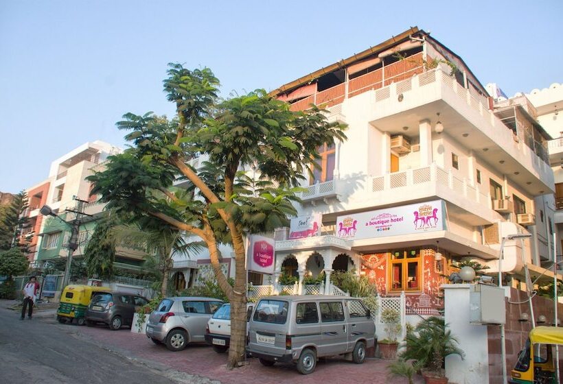 فندق Chitra Katha  A Story Per Stay