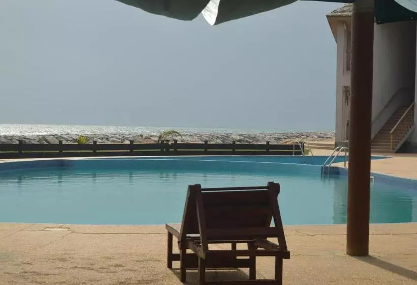 Hotelli Elmina Bay Resort