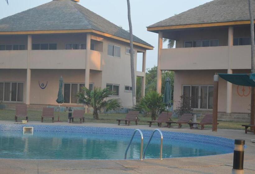 Отель Elmina Bay Resort