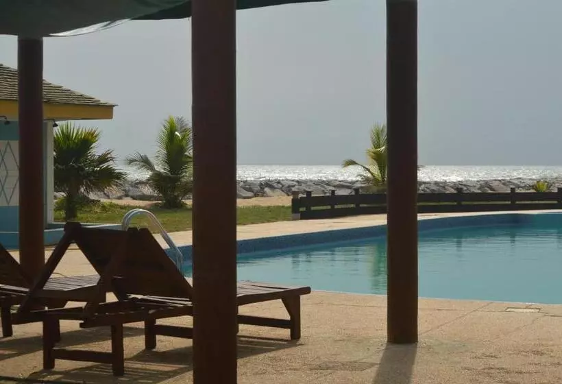 Hotelli Elmina Bay Resort