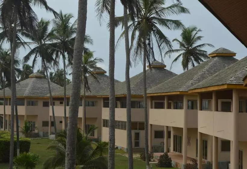 Hotelli Elmina Bay Resort