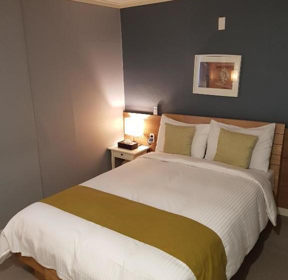 Отель Gaon J Stay