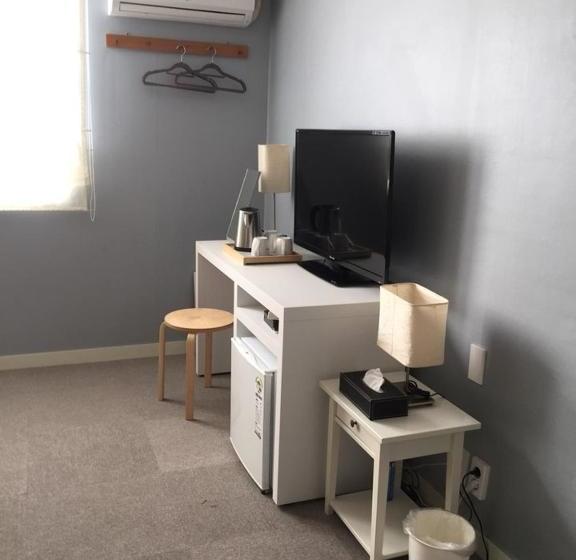 Отель Gaon J Stay