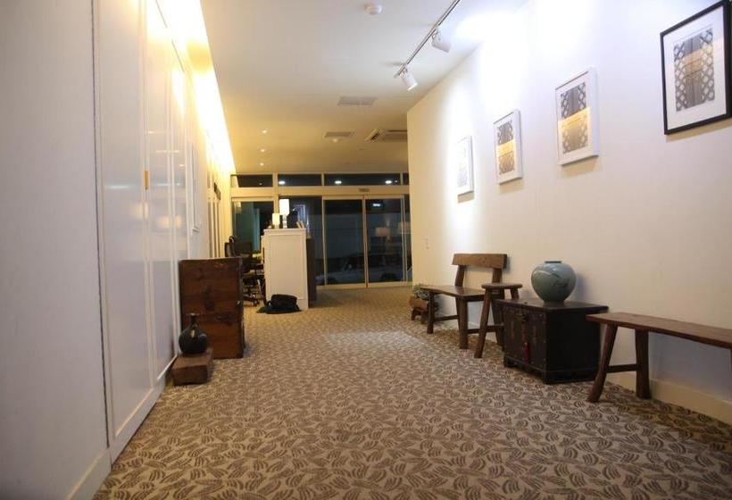 Отель Gaon J Stay