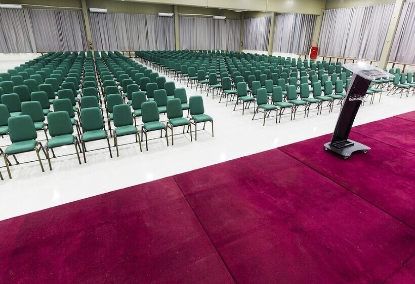 בית מלון כפרי Golden Park Sorocaba & Convenções   By Nacional Inn