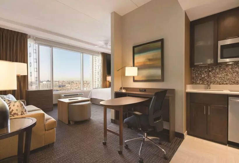 ホテル Homewood Suites By Hilton Calgary Downtown