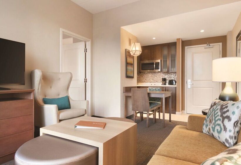 هتل Homewood Suites By Hilton Calgary Downtown