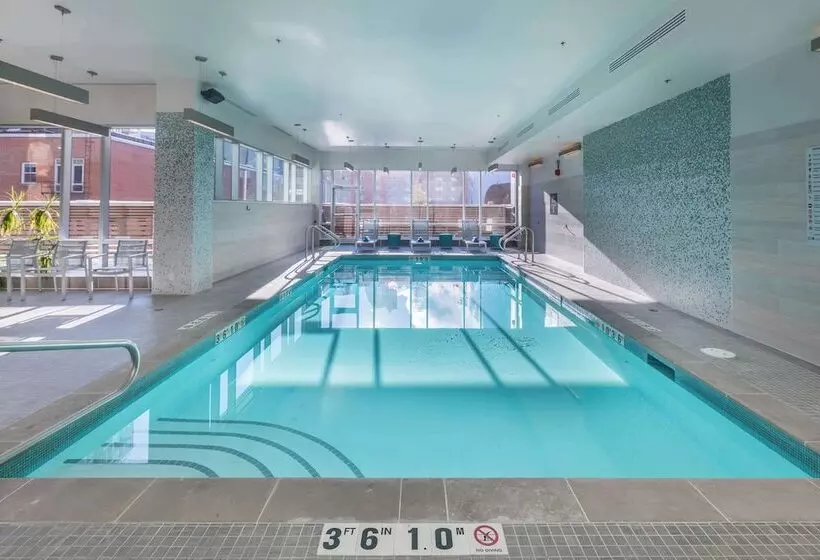 ホテル Homewood Suites By Hilton Calgary Downtown