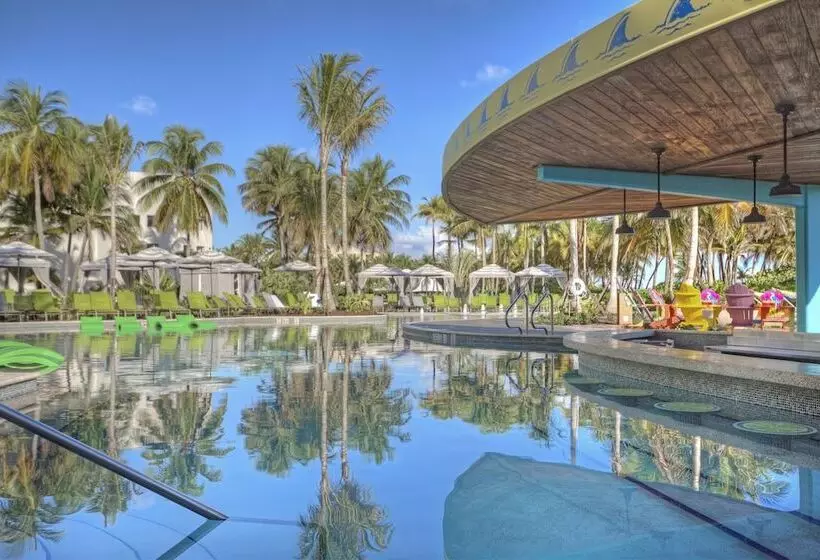 هتل Margaritaville Vacation Club Rio Mar