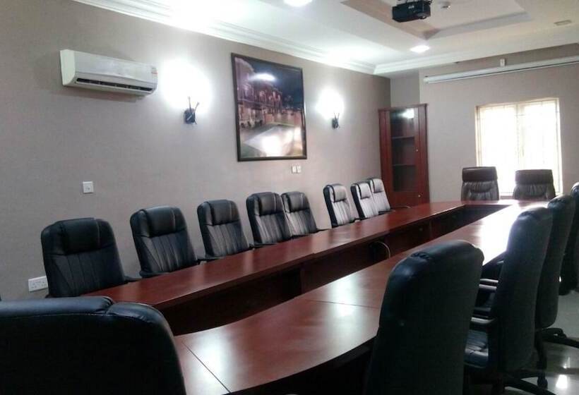 هتل Sheer Luxury Apartments & Suites