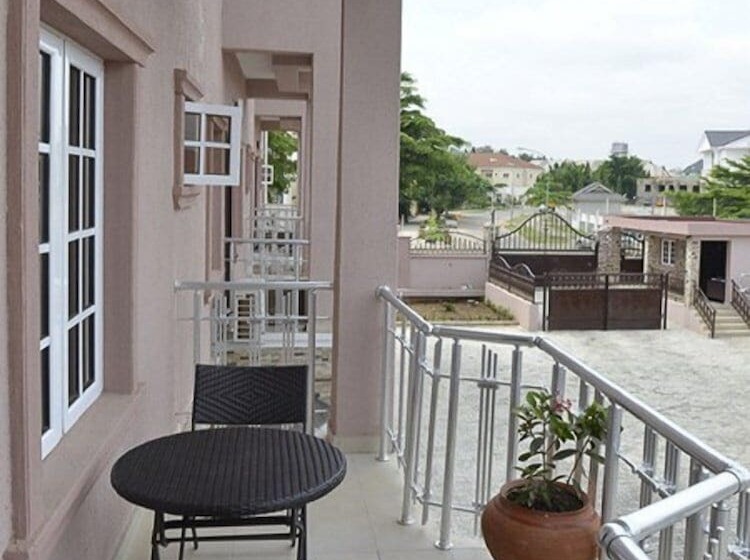 هتل Sheer Luxury Apartments & Suites