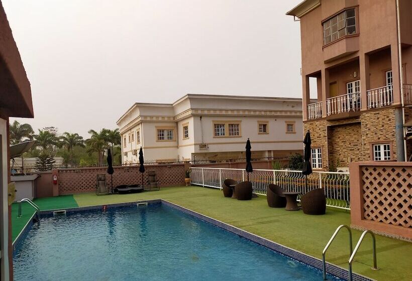 هتل Sheer Luxury Apartments & Suites