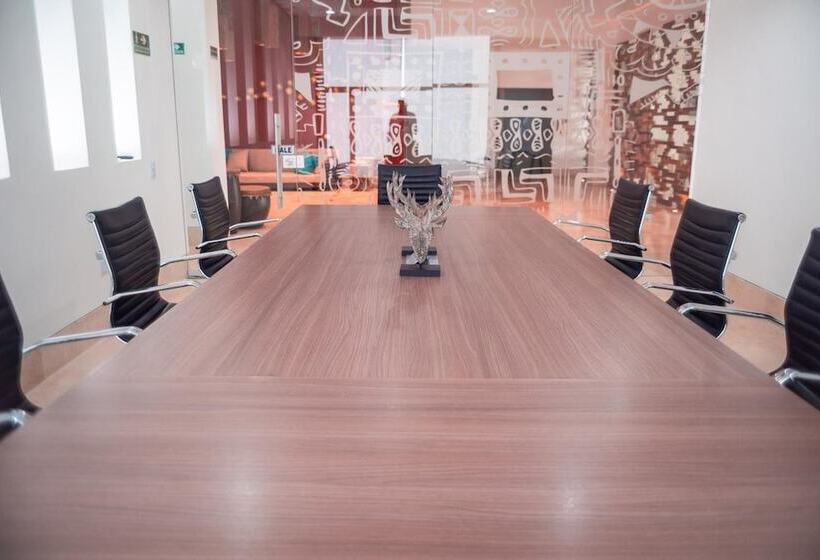 هتل Unión Plaza Moteria