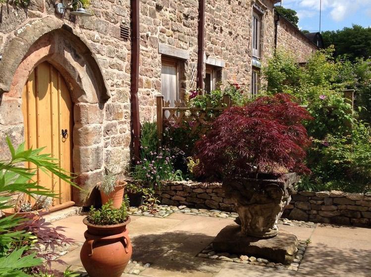 Low Hall Country House