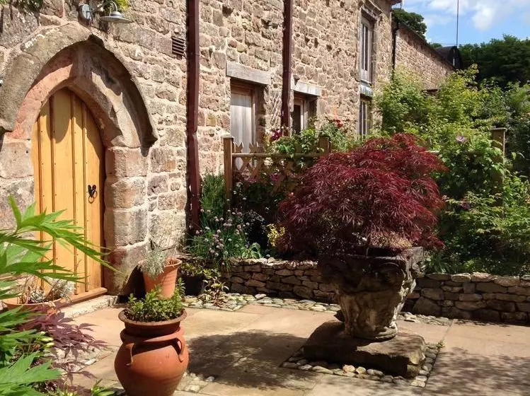 Low Hall Country House