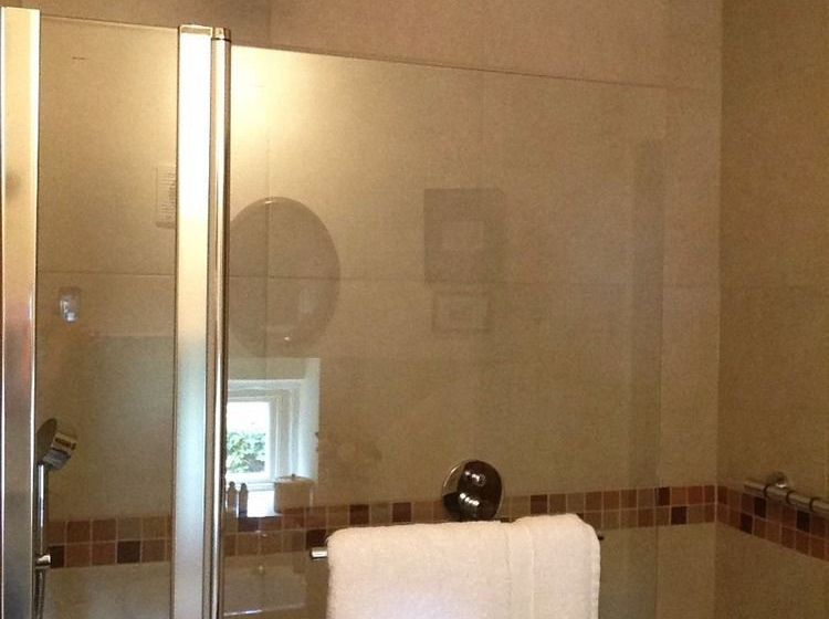 Low Hall Country House