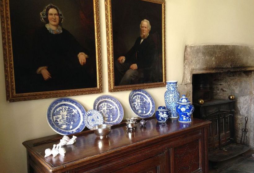 Low Hall Country House