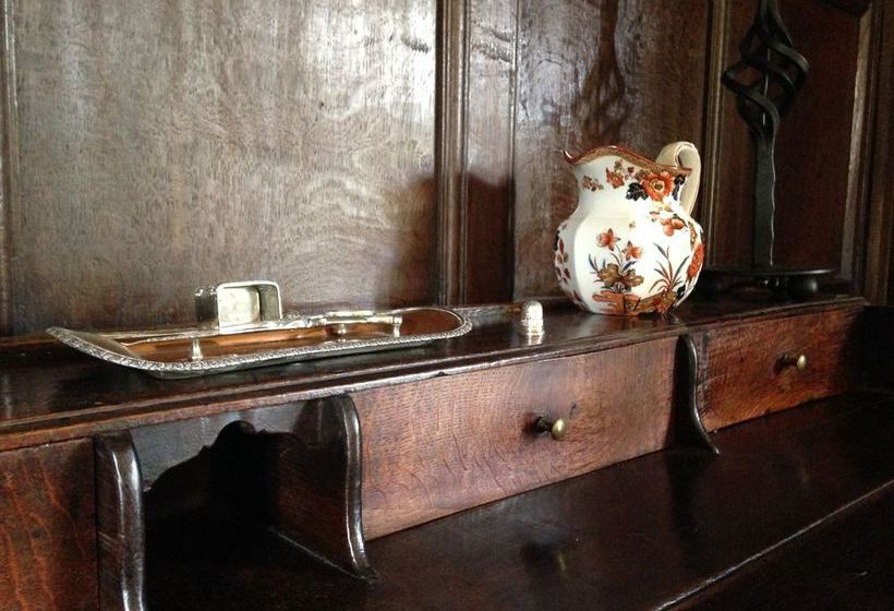 Low Hall Country House