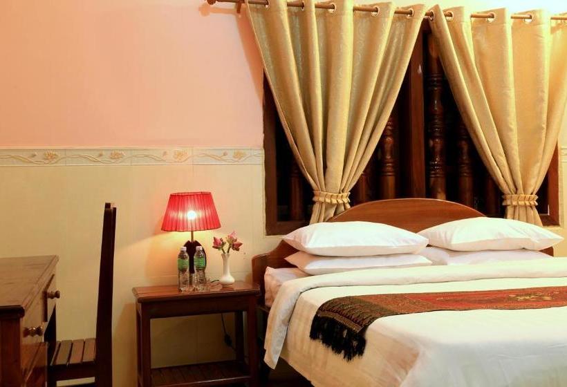 پانسیون The Golden Square Villa