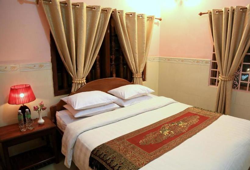 پانسیون The Golden Square Villa