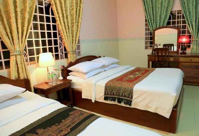 پانسیون The Golden Square Villa