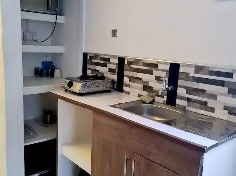 Spendwise Lodge And Apartments
