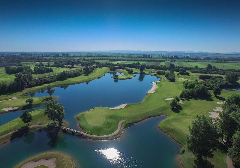 Diamond Country Club