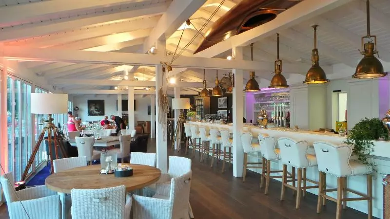 Diamond Country Club