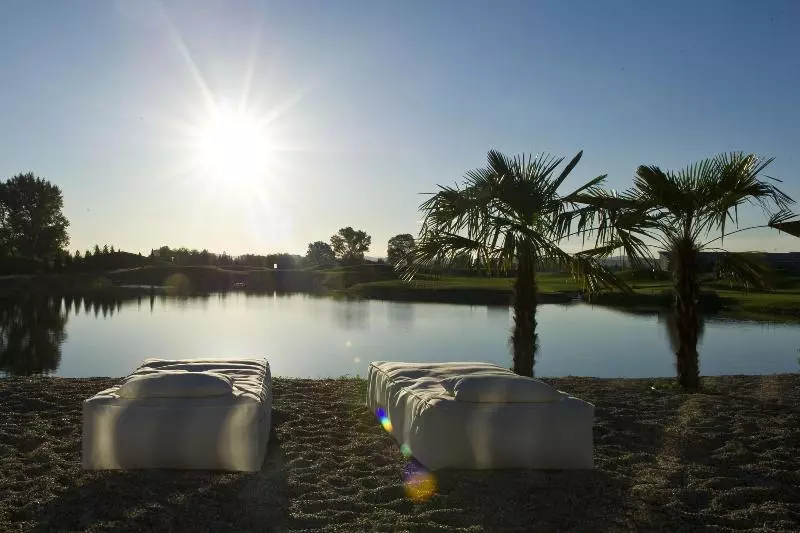 Diamond Country Club
