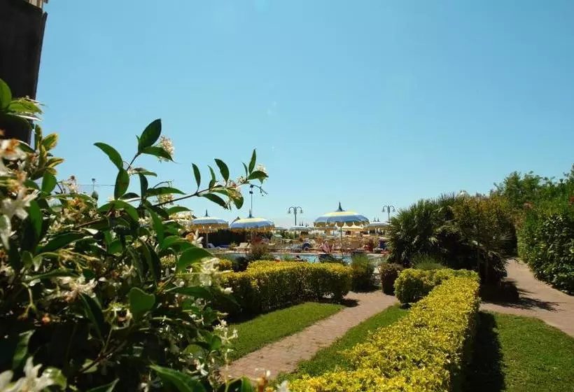 Eurobeach Residence