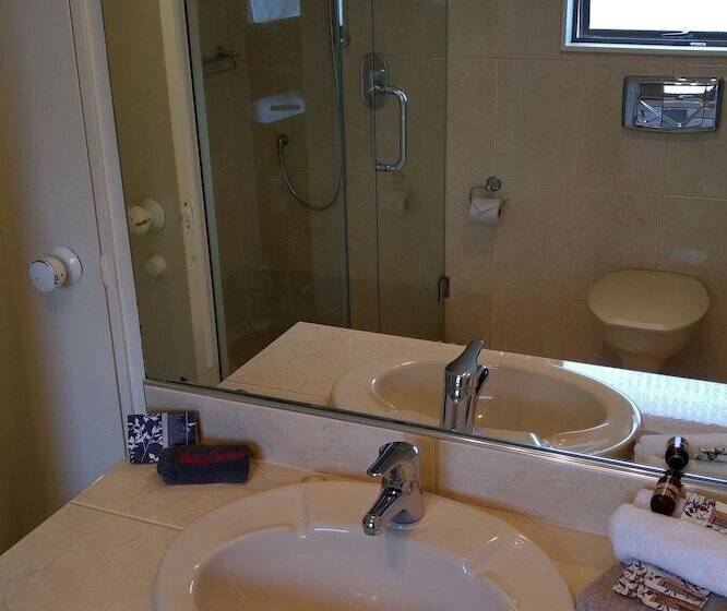 Hobson's Choice Motel