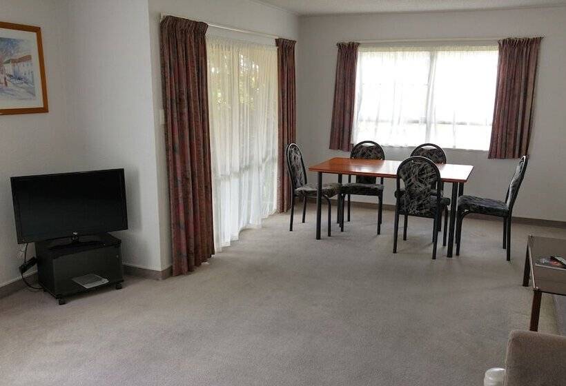 Hobson's Choice Motel