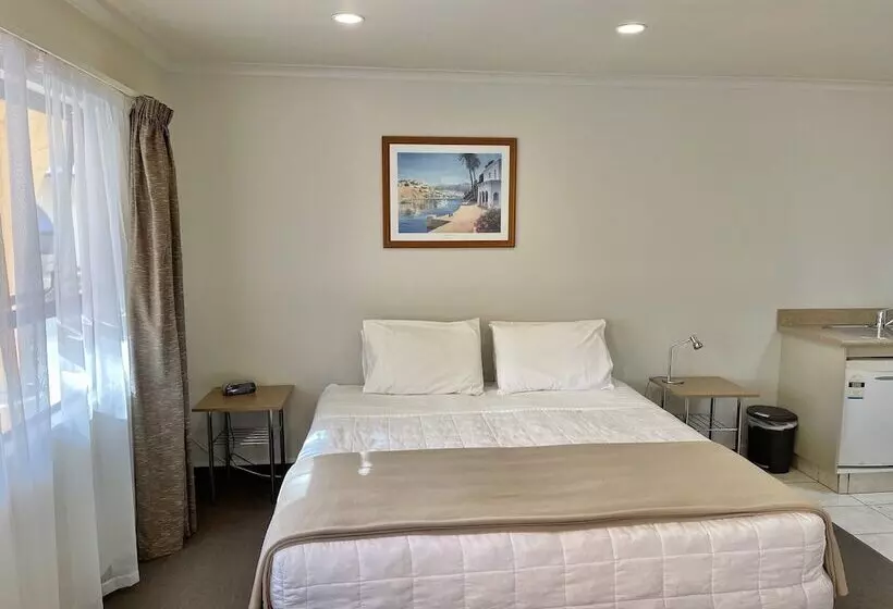Hobson's Choice Motel
