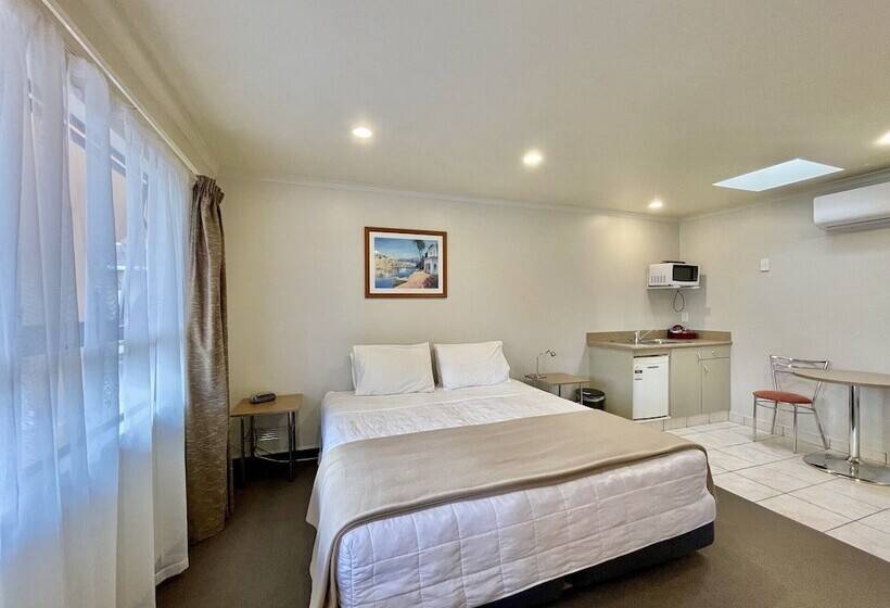 Hobson's Choice Motel