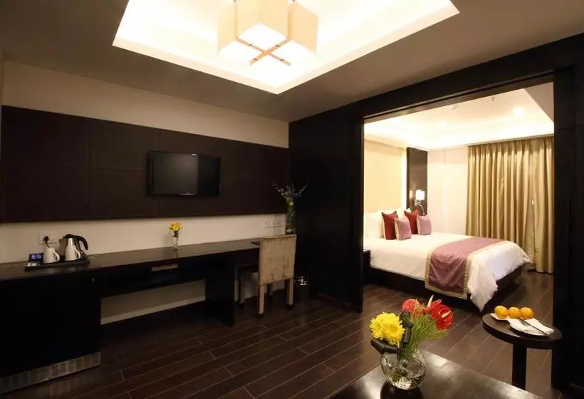 هتل Ameya Suites