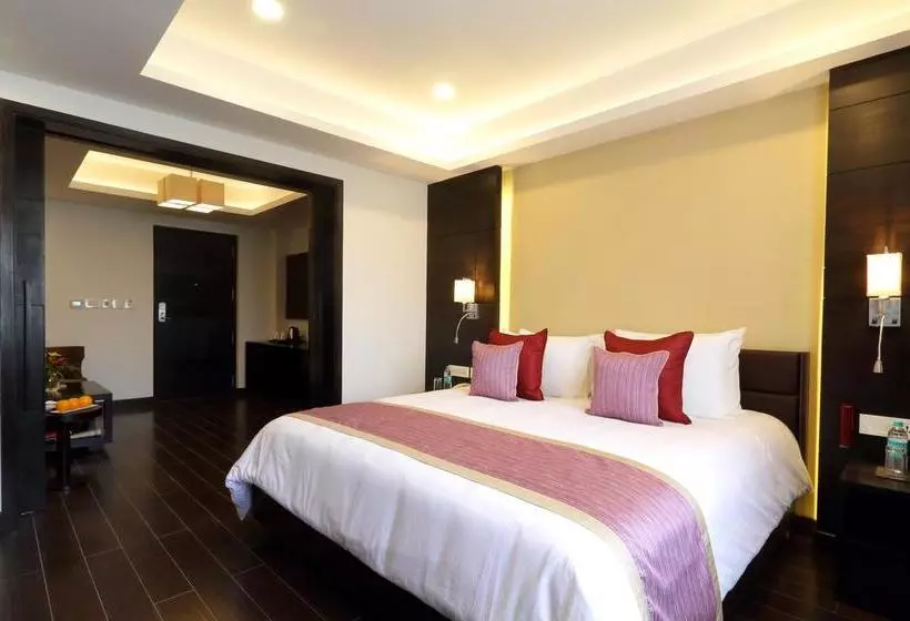 هتل Ameya Suites
