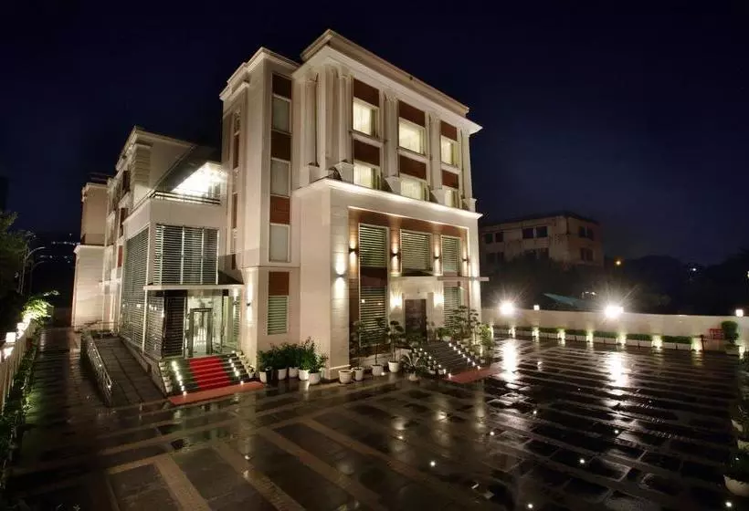 هتل Ameya Suites