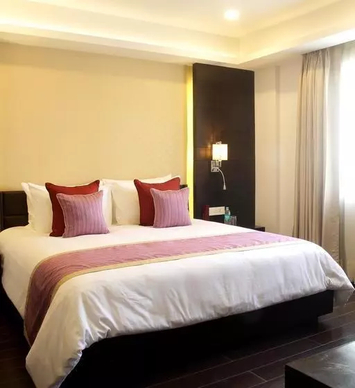 هتل Ameya Suites