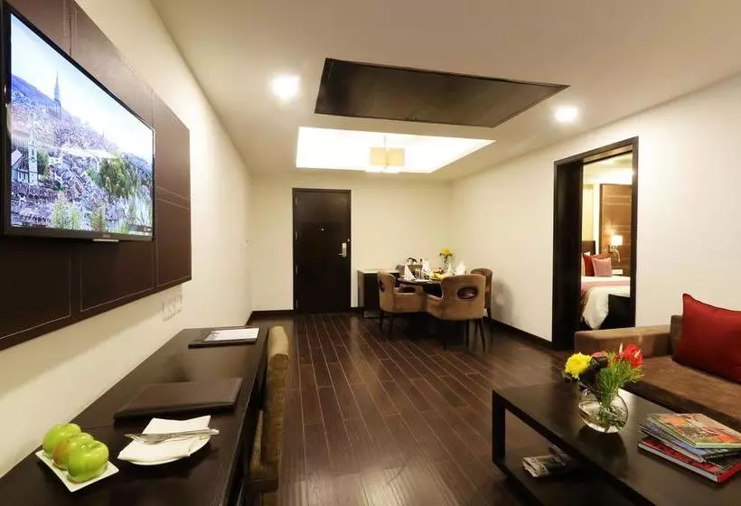 هتل Ameya Suites