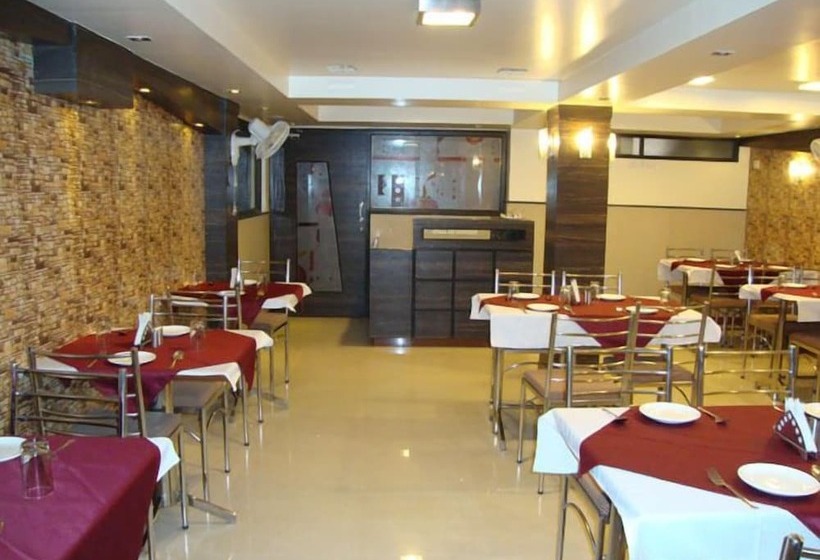 酒店 Raghav Palace