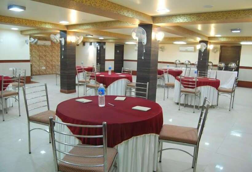 酒店 Raghav Palace