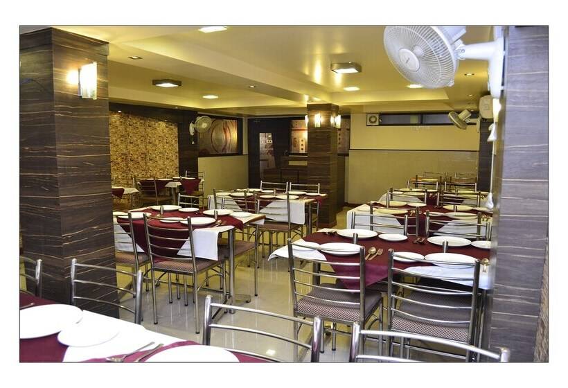 酒店 Raghav Palace