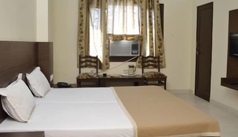 酒店 Raghav Palace