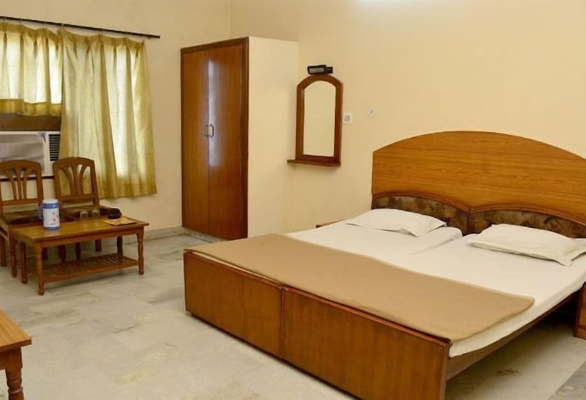 酒店 Raghav Palace