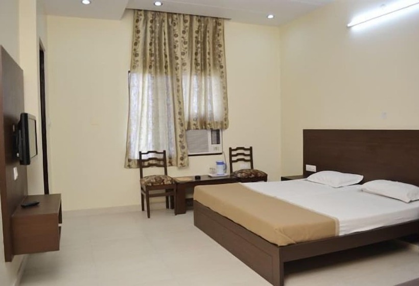 酒店 Raghav Palace