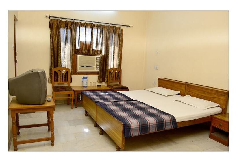 酒店 Raghav Palace