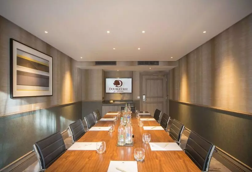 ホテル Doubletree By Hilton London Kingston Upon Thames