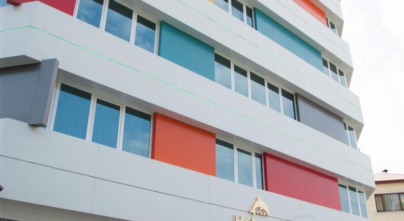 هتل Hermias Marin