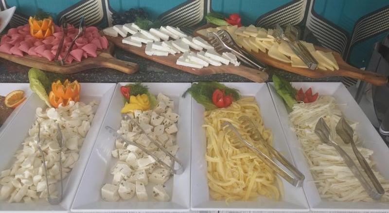 هتل Hermias Marin