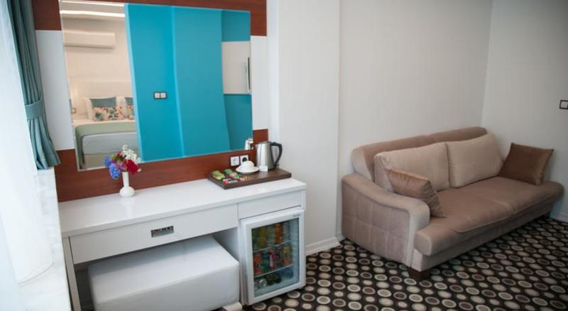 هتل Hermias Marin